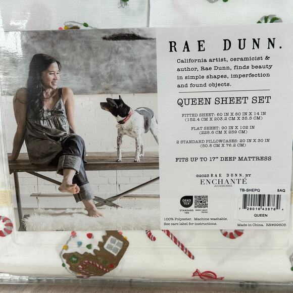 Rae Dunn by Enchante Merry Christmas Gingerbread House Candy Cane Queen Sheets - Picture 5 of 8